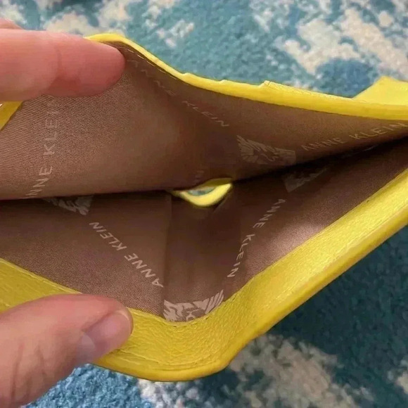 Anne Klein mustard, yellow leather wallet NWOT - Picture 4 of 5